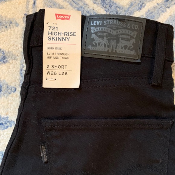 Levi’s 721 High-Rise Skinny Jeans in Black - Picture 11 of 16